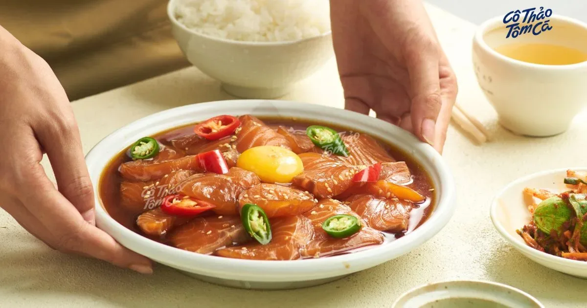 Cá hồi ngâm tương là gì? Nguồn gốc, hương vị và lý do gây nghiện