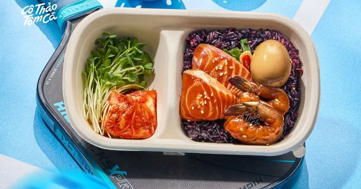 Chọn set cơm c&aacute; hồi ng&acirc;m tương ph&ugrave; hợp với bạn