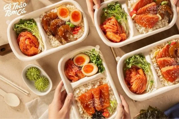 Top 4 set cơm cá hồi ngâm tương được giới trẻ yêu thích tại Cô Thảo Tôm Cá